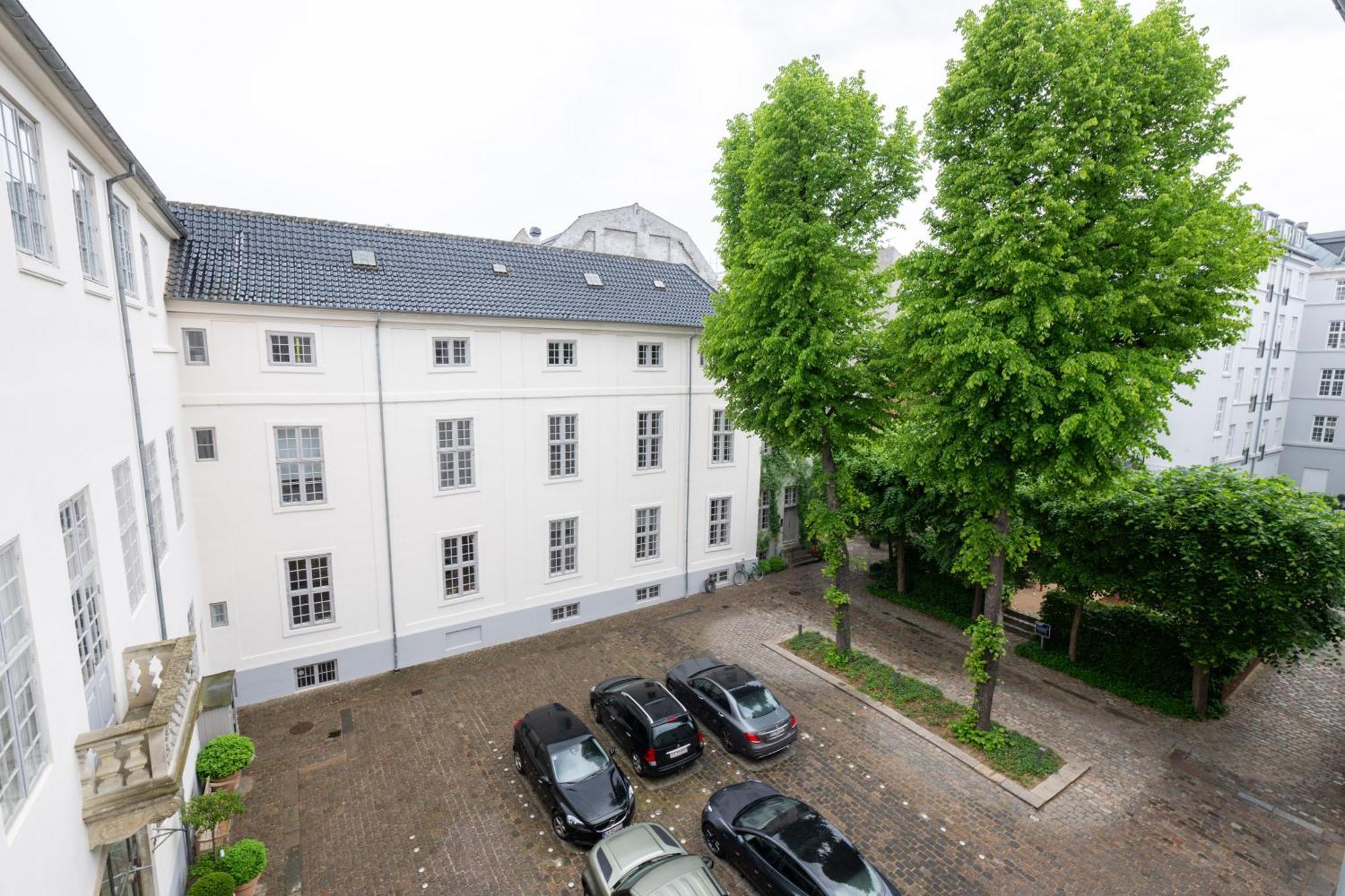 City Apartment With Exposed Ceiling Beams Copenhagen Exterior photo